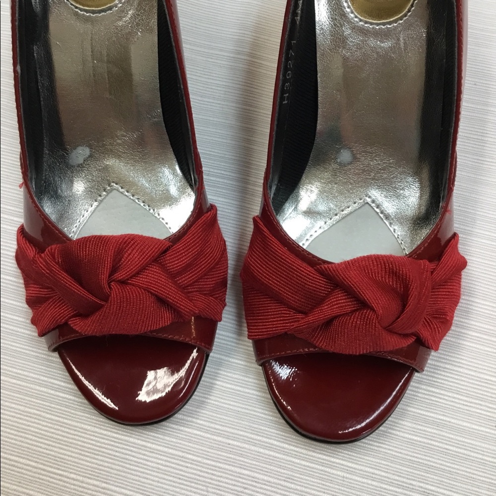 Ros Hommerson Red Patent  Leather Heels - Picture 5 of 8
